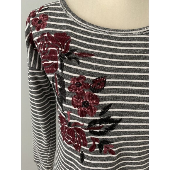 Altar’d State Cropped 3/4 Sleeve Sweatshirt Gray White Stripes embroidered Small - Picture 2 of 9